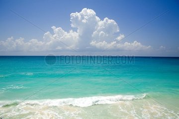 Karibiksee aus dem Strand Mexiko aus gesehen