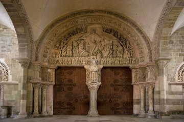 Eingangsveranda der Basilika Ste Marie-Madeleine von Vezelay