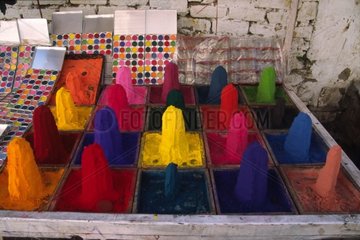 Pigmente und Farben in den Straßen Rajasthan verkauft
