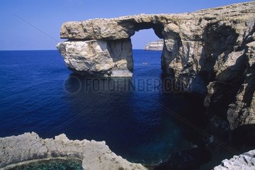Ile de Gozo. La porte naturelle de Dwejra Bay.