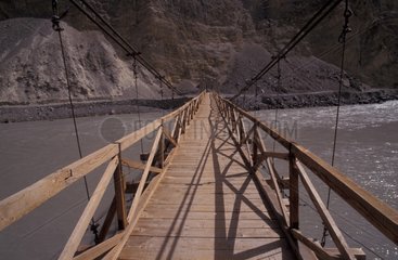 Hängende Brücke am Zanskar River Region Ladakh India