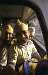 Sikhe -Schüler im Scooter Amritsar Punjab India
