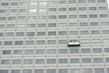 Reinigen Sie die Fenster eines Gebäudes Rotterdam Niederlande