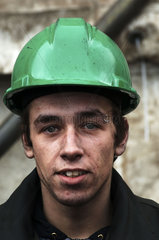 Port of Rotterdam  refinery of Esso  portrait of a worker during a turnaround