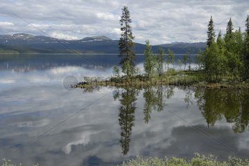 Wasserwolken und Reflexion Keramic Norwegen