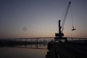 Fracht- und Frachthafen am Rande der Loire Nantes