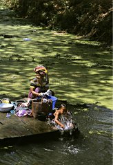 WÃ¤sche und Pflege im Inle Lake Nyaungshwe Burma machen