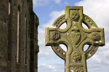 Keltisches Kruzifix in den Ruinen von Cashel Irland