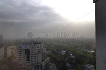 Verschmutzungswolken über der Stadt Delhi Indien
