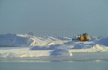 Extraction industrielle du sel en Mer Morte en Israël