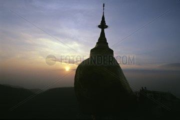 Golden Rock bei Sunset Kyaitiyo Burma