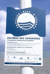 Blue Flag beach criteria on a french beach