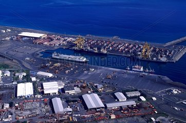 Ile de la Réunion. Vue aérienne du port de SAINT-PIERRE.