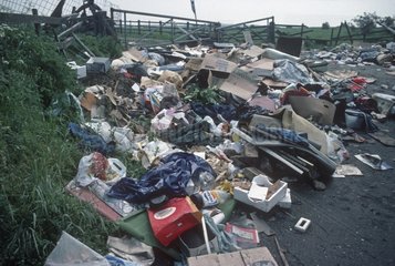 Müll in Straßen Cotswolds UK abgeladen