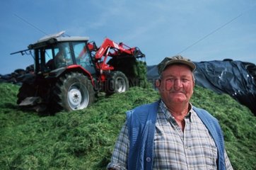 Portrait d'agriculteur retraité