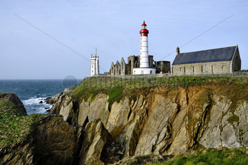 Pointe Saint-Mathieu lighthouse and abbey  Finistere  Brittany  France