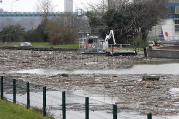 Waste transported by the flood of Seine on 03/02/2018 in Mericourt  Ile-de-France  France
