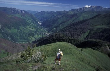 Wandern bei 1500 m Aspe Pyrénées Frankreich Valley