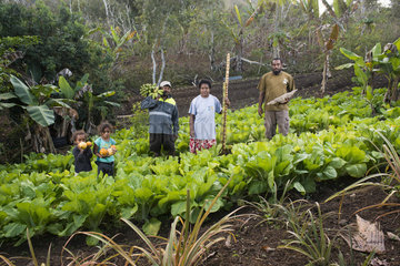 Family Kanak farmers in a food field  Gohapin tribe  New Caledonia.