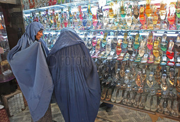 Afghanistan-women in burqa