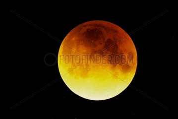 La Lune pendant la totalité d'une éclipse totale lunaire