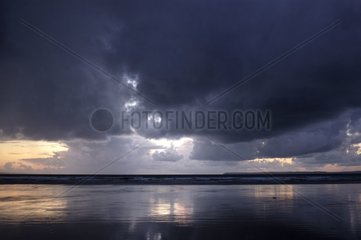 Soir de tempête sur la baie de Douarnenez Finistère France