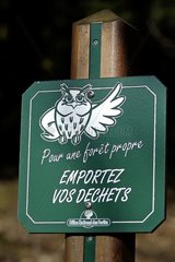 Informationsscheibe  um den sauberen Wald die Vosges zu halten