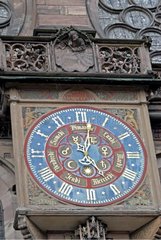 Außen Uhr der Kathedrale von Straßburg Frankreich