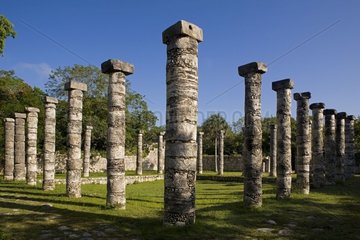 Maya ruiniert in Chichen Itza im tropischen Wald Mexiko