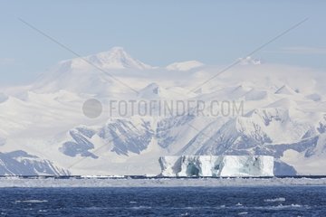 Transantarctic Mountains and icebergs - Ross Sea Antarctic