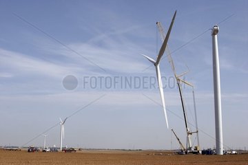 Installation der ersten Windmühlen in Beauce France