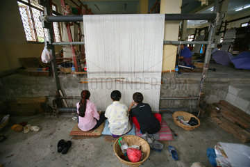 carpet weaving in Kathmandu  nepal