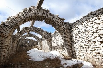 Ruines d'un jas en pierres sèches Provence