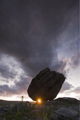 Rock im Burren County Clare Irland