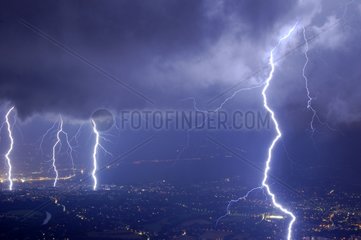Quadruple impact of lightning on Genève city France