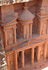 Temple Kazneh Petra Jordan
