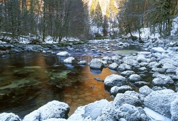 La rivière Bienne en hiver Jura France