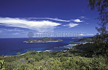 Blick auf die Seychellen von Therese Island