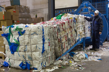 recycling plant for plastic and paper waste