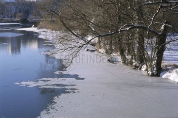L'Allan River im Winter Montbéliard Frankreich
