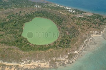 Luftaufnahme des Kratersees einer Insel Mayotte