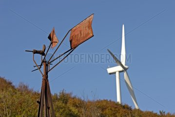 Opposition between a recent and a former wind turbine Doubs