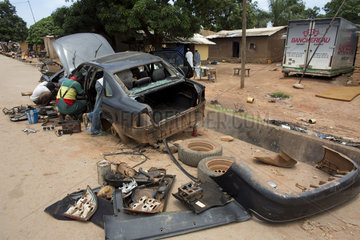 car parts being sold on the market in CAR