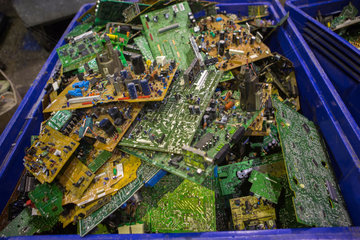 recycling of circuit boards