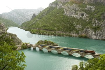 Lac de barrage de Grabovitca sur la rivière Neretva Bosnie