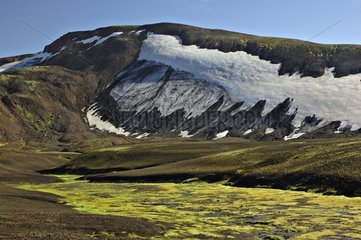 Neve auf einer vulkanischen Aschenkuppel in SÃ¼d -Island