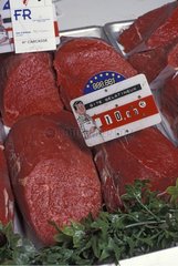 Lebensmittelverfolglichkeit auf franzÃ¶sischen Rindfleischetiketten in einem Markt in Frankreich
