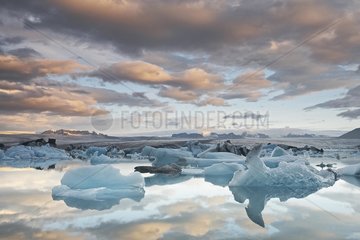 Sunrise on the icebergs of the Lake Jokulsarlon