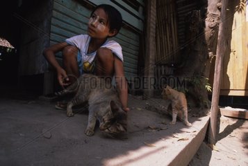 Katzen der Gosse und Mädchen in der Burma Street erfunden