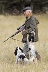 Hunter with two English setter France